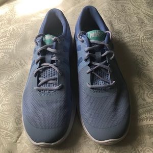 Girls Nike Youth Revolution 4